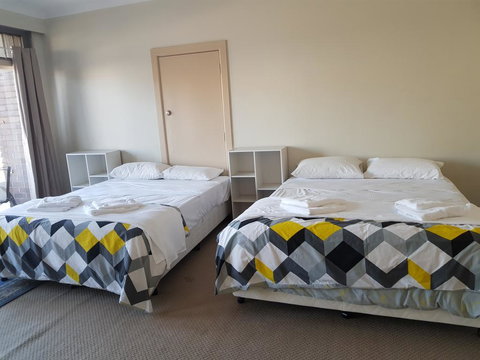 Orange Grove Hotel - SA Accommodation 1