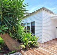 Palm Oasis - family friendly accommodation just a short walk to werri beach - SA Accommodation