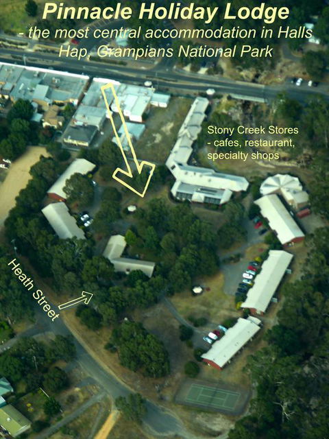 Pinnacle Holiday Lodge - SA Accommodation 3