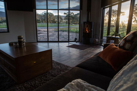 Pomonal Estate Mt Cassell Villa - SA Accommodation 2