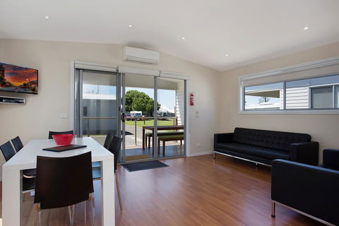 Portland Holiday Village - SA Accommodation 2