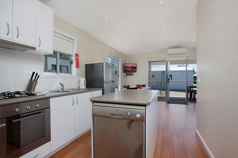Portland Holiday Village - SA Accommodation 3