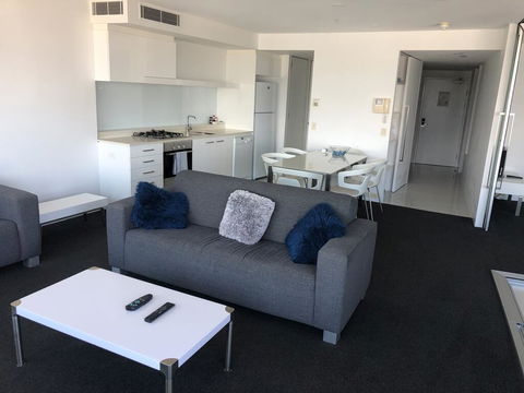 Q1 1 Bedroom Apartment On 30th Floor - SA Accommodation 1