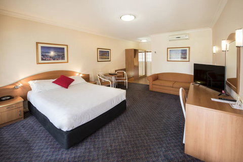 Quality Inn Penrith Sydney - SA Accommodation 2