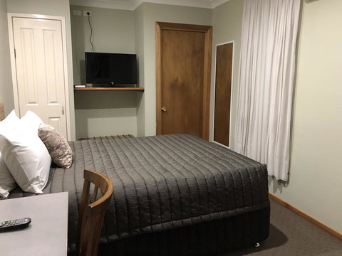 Roydons Motor Inn - SA Accommodation 3