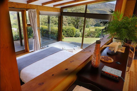 Shanleys Huon Valley - SA Accommodation 0