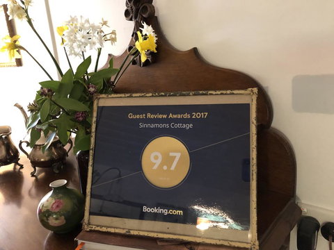 Sinnamons Cottage - SA Accommodation 1