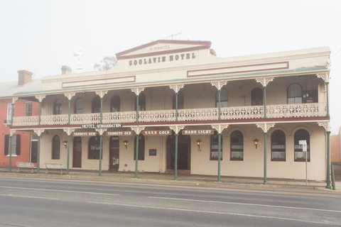 Southern Railway Hotel - SA Accommodation 1