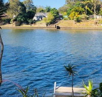 Spacious 2 Bedroom Beach Side Apartment - Close to shopping Centre with Coles Health Food Shop Sushi Pizza Cafes Hairdresse - SA Accommodation