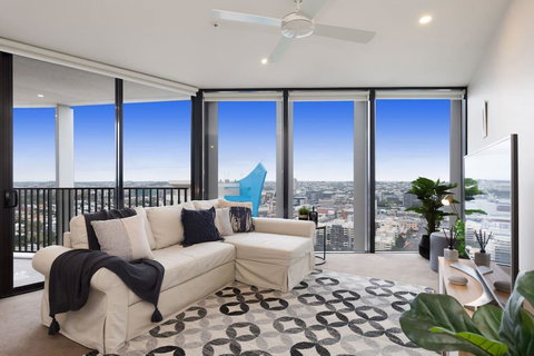 SPIRE - Fast Internet Monthly Stays W Carpark - SA Accommodation 0