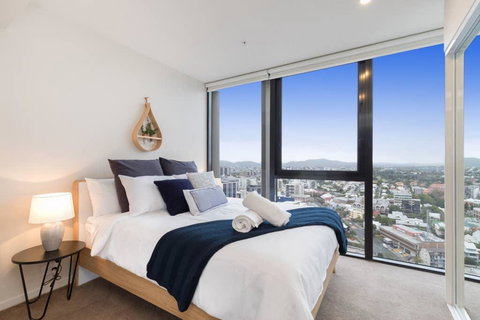 SPIRE - Fast Internet Monthly Stays W Carpark - SA Accommodation 1