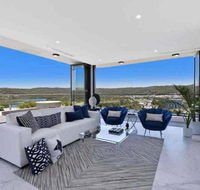 Stylish Penthouse with Views  Jacuzzi - SA Accommodation