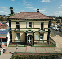 The Bank Guesthouse Glen Innes - SA Accommodation