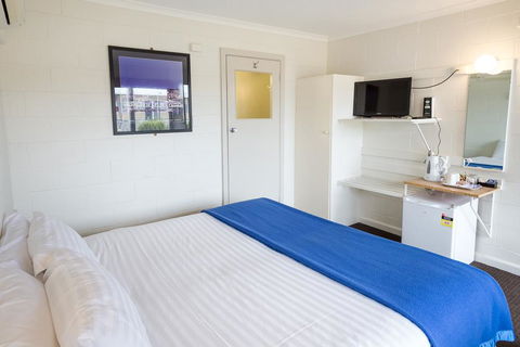 Edgewater Hotel - SA Accommodation 6