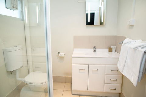 Edgewater Hotel - SA Accommodation 12