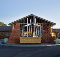 Ramada Resort by Wyndham Seven Mile Beach - SA Accommodation