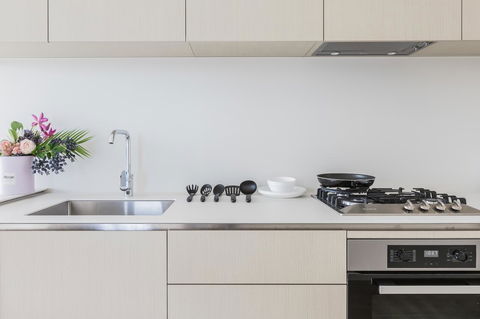 New Eureka 108 Hotel Apartments - SA Accommodation 9