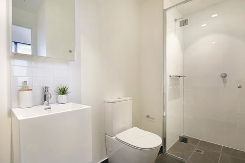 Experience Platinum Hotel Apartments - SA Accommodation 27