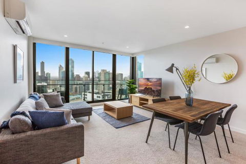 Experience Platinum Hotel Apartments - SA Accommodation 0