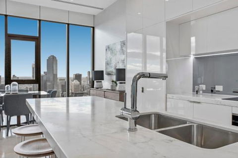 Experience Platinum Hotel Apartments - SA Accommodation 7