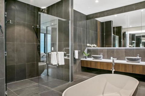 Experience Platinum Hotel Apartments - SA Accommodation 21