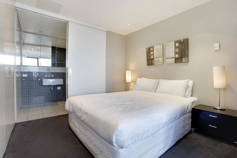 Corporate Keys - Freshwater Place - SA Accommodation 27