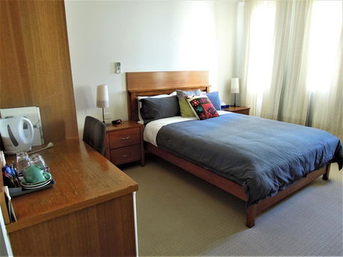 Plough Hotel - SA Accommodation 4