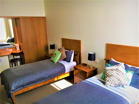 Plough Hotel - SA Accommodation 8