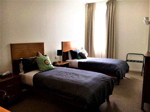Plough Hotel - SA Accommodation 9