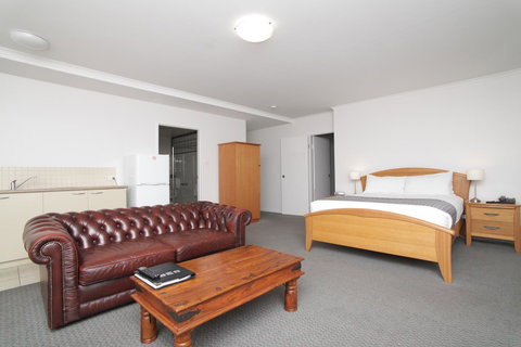 Quality Inn & Suites The Menzies - SA Accommodation 8