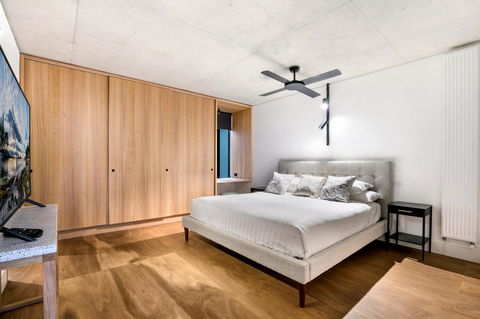 Stylish Apartment In Unique Church Development - SA Accommodation 13