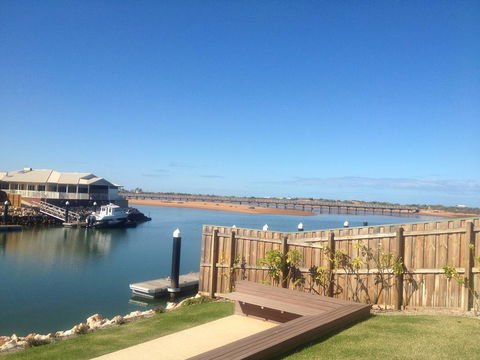 The Carnarvon Luxury Canal Home - SA Accommodation 2