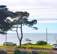 The Esplanade Holiday Home - SA Accommodation