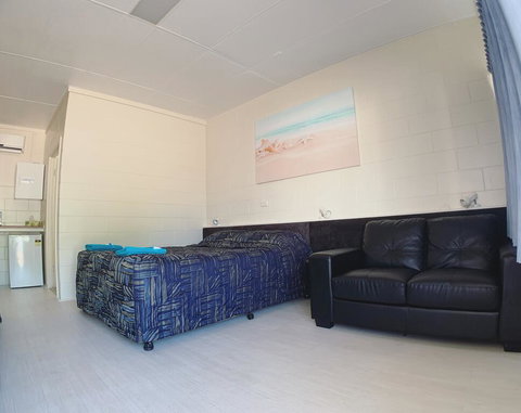 Tropical City Motor Inn - SA Accommodation 2