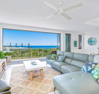 Unit 6 Rainbow Sea - Rainbow Beach Amazing Ocean Views Aircon Wi-Fi Pool Walk to Beach - SA Accommodation