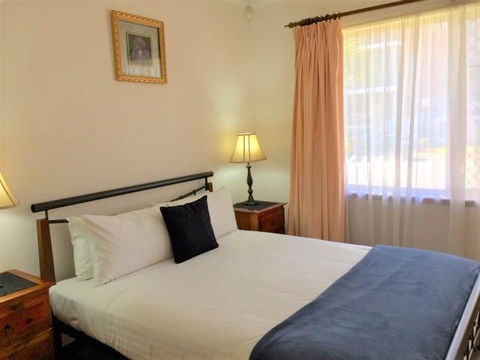 Victoria Park Villa 2 - SA Accommodation 3