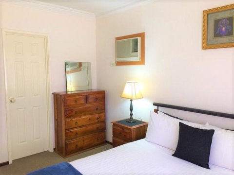 Victoria Park Villa 2 - SA Accommodation 2