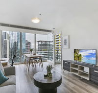 Views and hotel-style extras in a great location - SA Accommodation