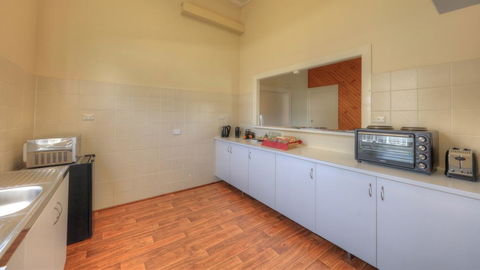 Village Stays Coldstream Gallery Apartment - SA Accommodation 2