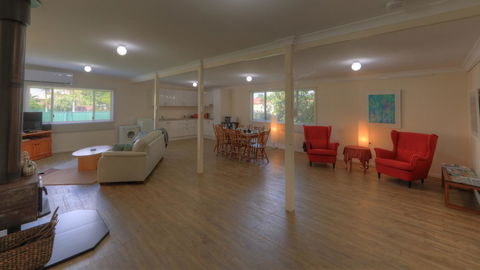 Village Stays Coldstream Gallery Bungalow - SA Accommodation 1