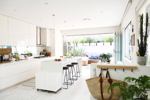 Walk To Beach From This Stylish Bronte Oasis W AC, Wifi And Free Parking - SA Accommodation 1