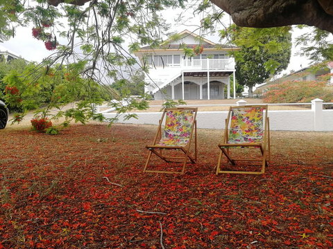 Walk To Beach Queenslander HOME In CBD Hervey Bay - SA Accommodation 1