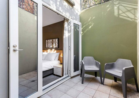 Walk To The MCG, The Tan, Botanic Gardens & Train - SA Accommodation 2