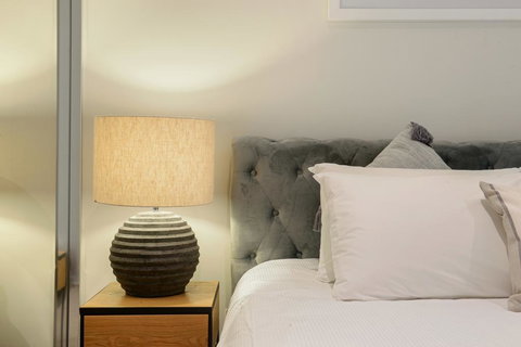 Walking To Darling Harbour, ICC,QVB, Shopping Mall - SA Accommodation 2