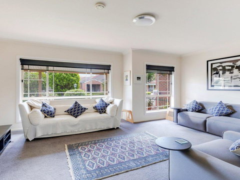 Walling-Clifton Gardens - Backing Onto Golf Course - SA Accommodation 0