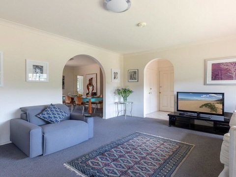 Walling-Clifton Gardens - Backing Onto Golf Course - SA Accommodation 2