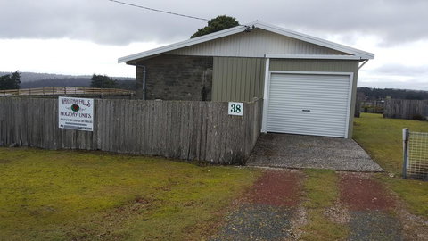 Waratah Falls Holiday Unit - SA Accommodation 1