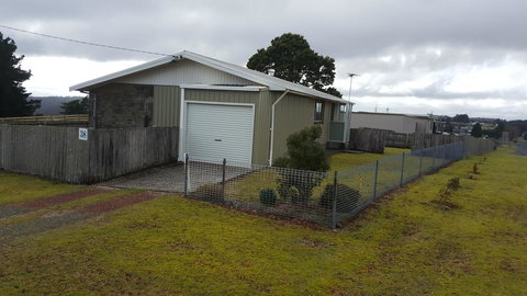 Waratah Falls Holiday Unit - SA Accommodation 3