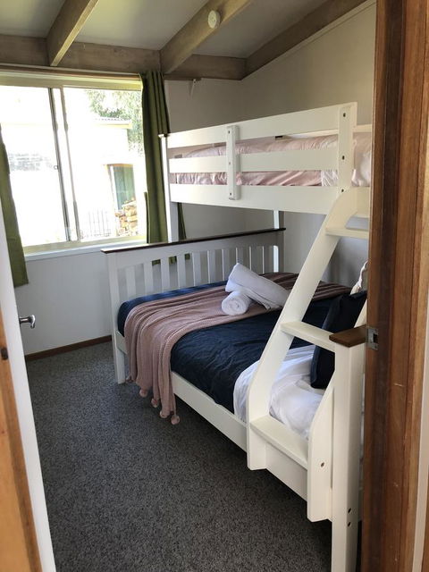 The PC Cottage - SA Accommodation 14