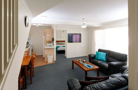 Rainbow Getaway Holiday Apartments - SA Accommodation 30